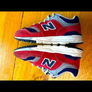 New balance shoe sneaker 7 and a half WIDE 7.5 toddler boy